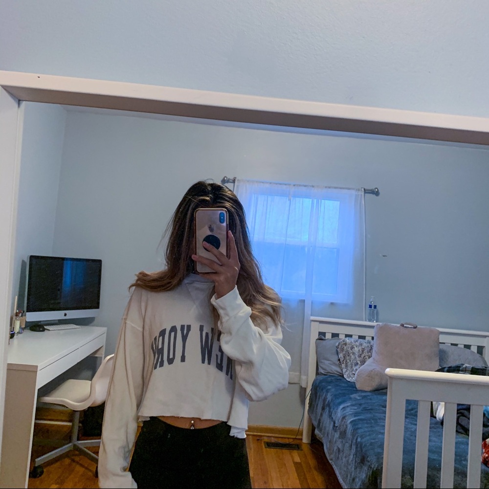 Brandy Melville New York Long Sleeve